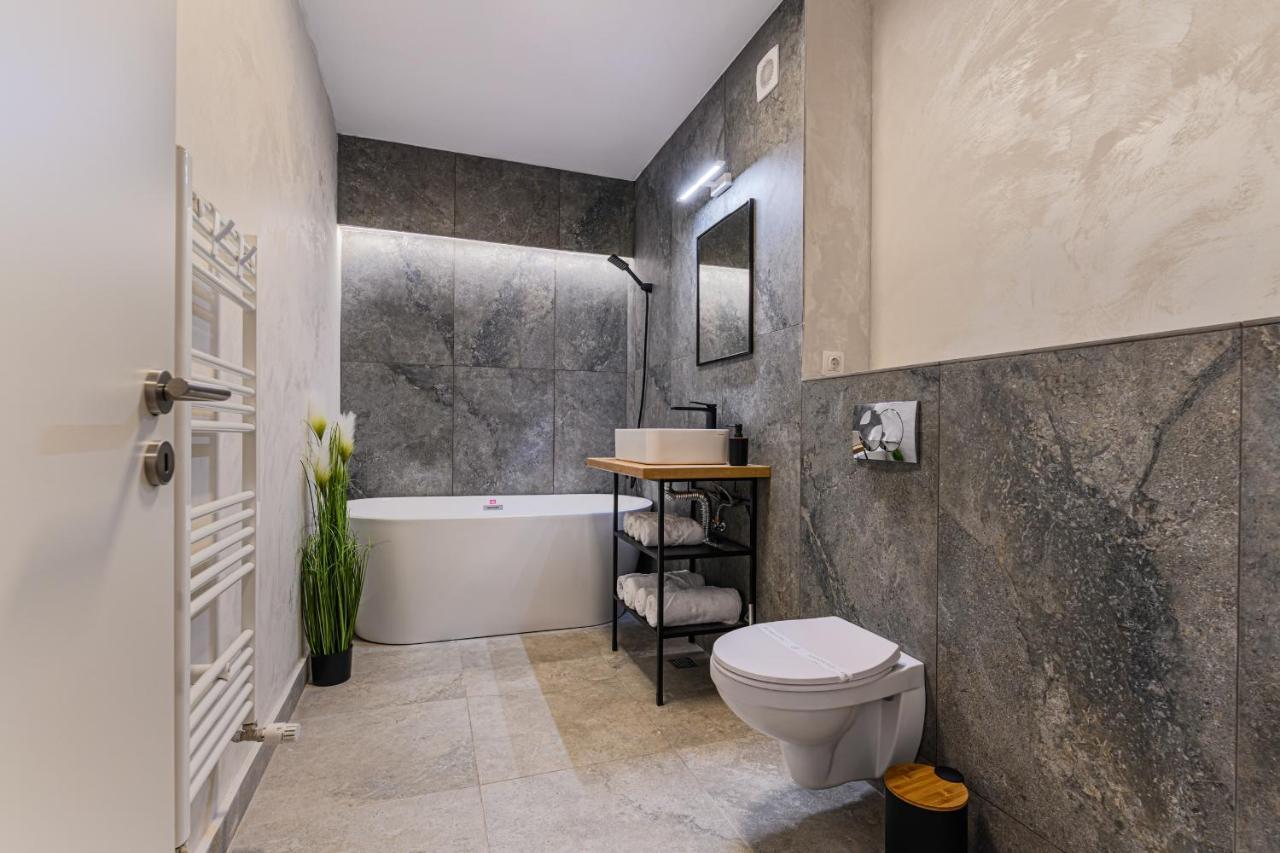 Koa - Pandora Apartments Brasov Ngoại thất bức ảnh